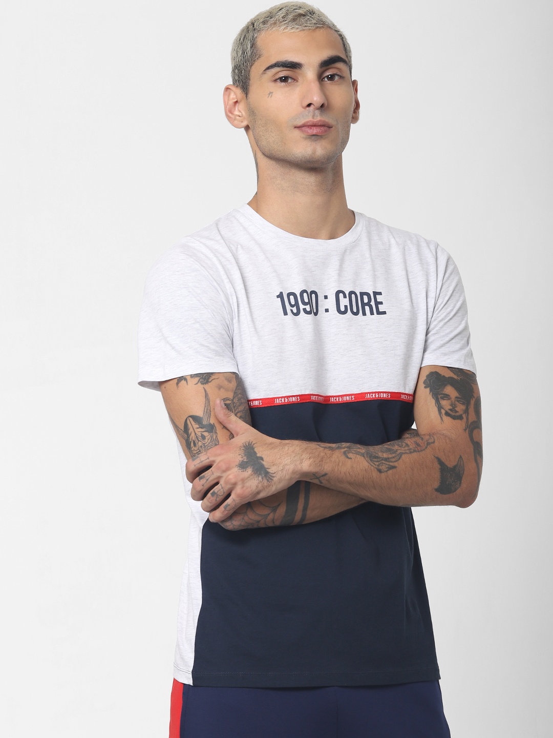 Jack Jones Men White Navy Blue Slim Fit Colourblocked Round Neck Sustainable Pure Cotton T-shirt
Jack Jones Men White Navy Blue Slim Fit Colourblocked Round Neck Sustainable Pure Cotton T-shirt