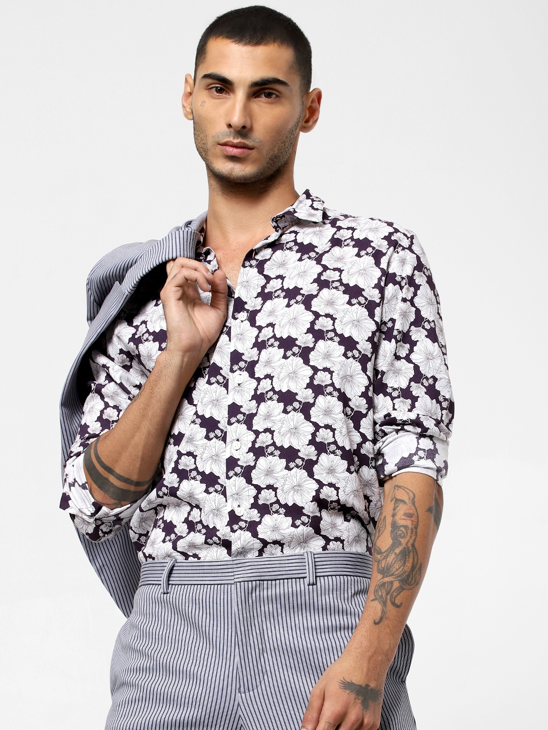 Jack & Jones Men Purple & White Regular Fit Floral Printed Smart Casual Sustainable Shirt
Jack & Jones Men Purple & White Regular Fit Floral Printed Smart Casual Sustainable Shirt