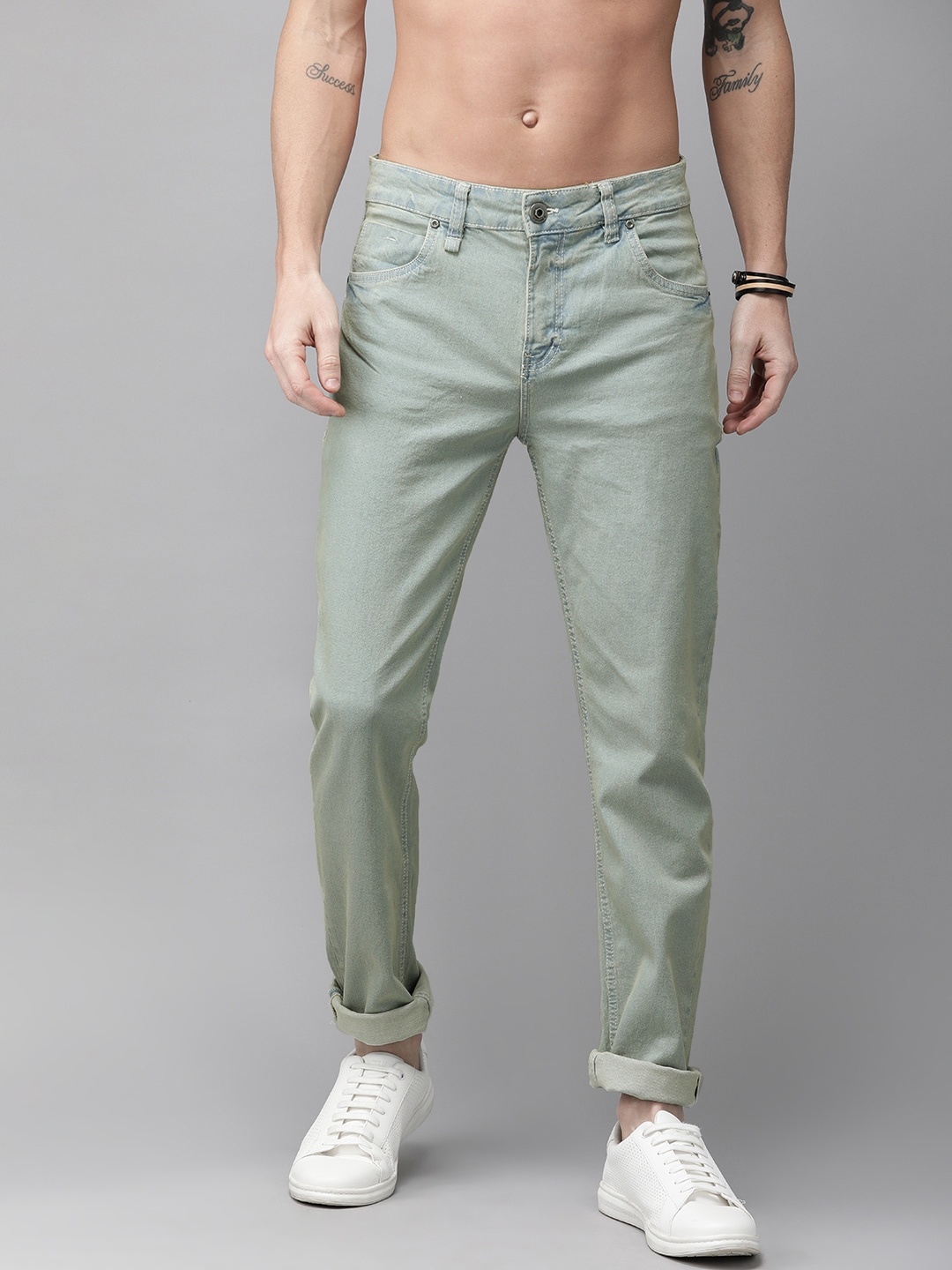 Roadster GreenTurn Men Blue Slim Tapered Fit Mid-Rise Save Water Stretchable Sustainable Jeans
Roadster GreenTurn Men Blue Slim Tapered Fit Mid-Rise Save Water Stretchable Sustainable Jeans