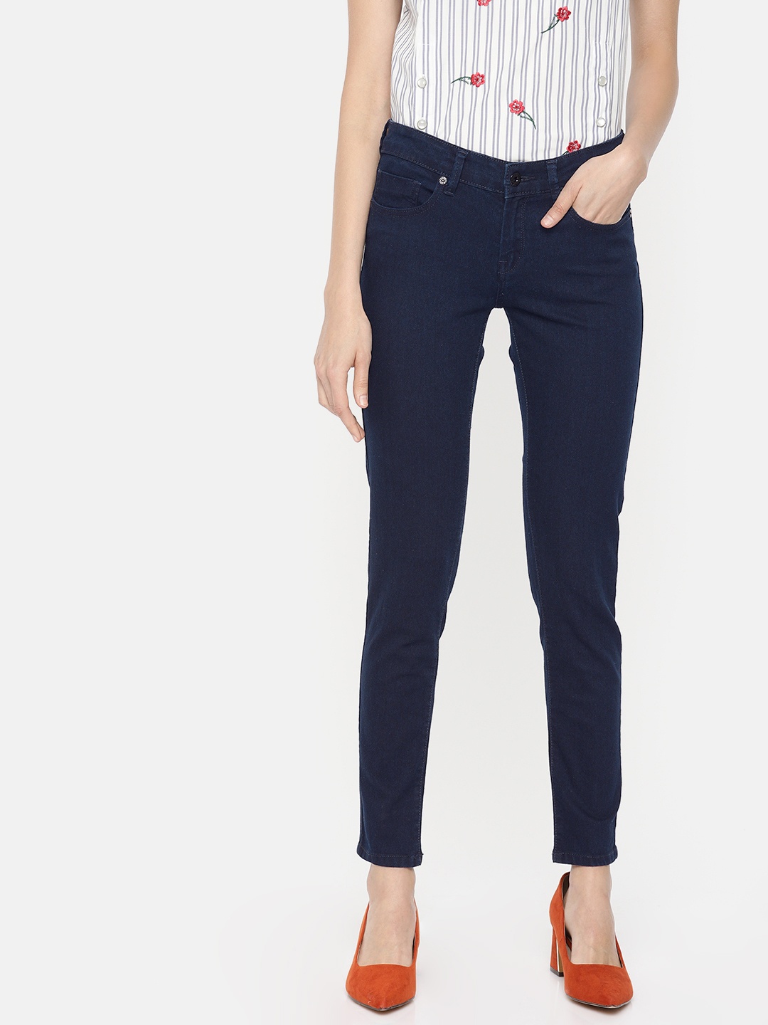 Pepe Jeans Women Navy Blue Karen-L Lola Slim Fit Mid-Rise Clean Look Stretchable Jeans
Pepe Jeans Women Navy Blue Karen-L Lola Slim Fit Mid-Rise Clean Look Stretchable Jeans