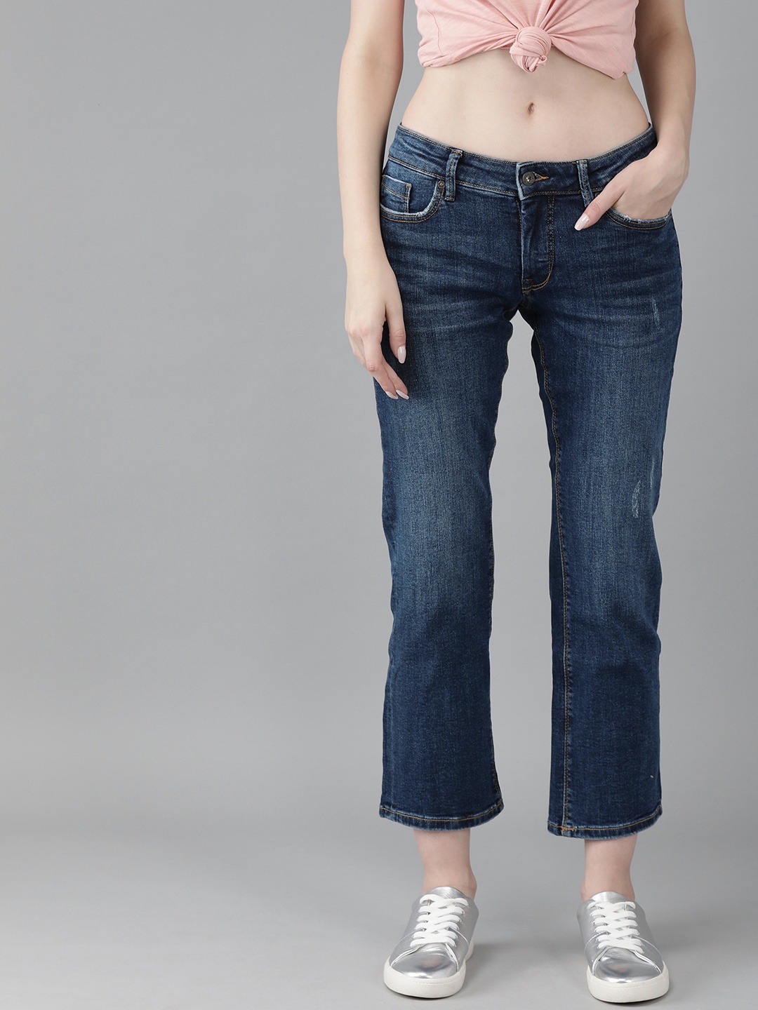Pepe Jeans Women Blue Iona Slim Fit Low-Rise Low Distress Stretchable Cropped Flare Jeans
Pepe Jeans Women Blue Iona Slim Fit Low-Rise Low Distress Stretchable Cropped Flare Jeans