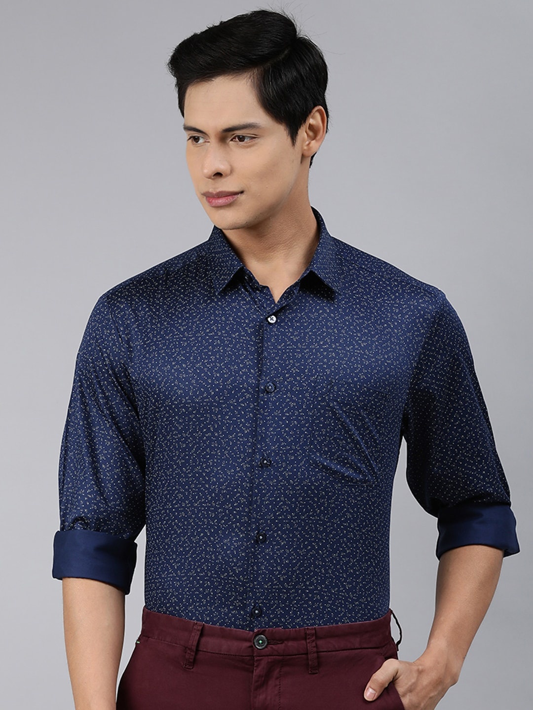 Indian Terrain Men Navy Blue & White Slim Fit Printed Pure Cotton Smart Casual Shirt
Indian Terrain Men Navy Blue & White Slim Fit Printed Pure Cotton Smart Casual Shirt