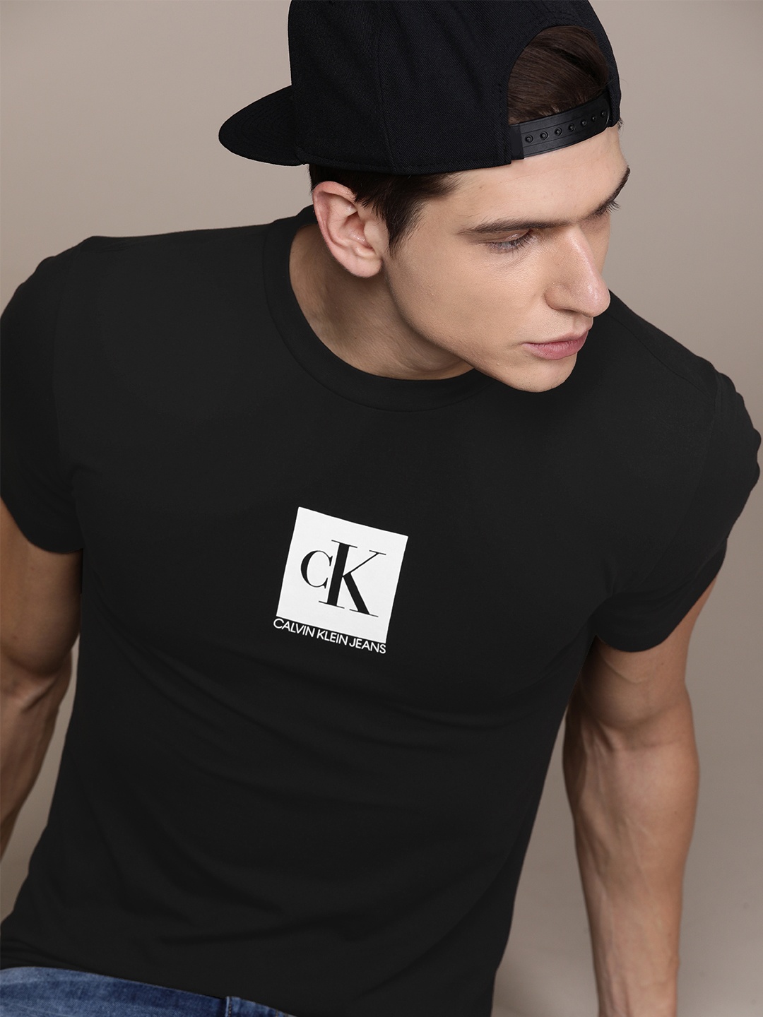 Calvin Klein Jeans Men Black Slim Fit Solid Round Neck T-shirt With Printed Detailing
Calvin Klein Jeans Men Black Slim Fit Solid Round Neck T-shirt With Printed Detailing