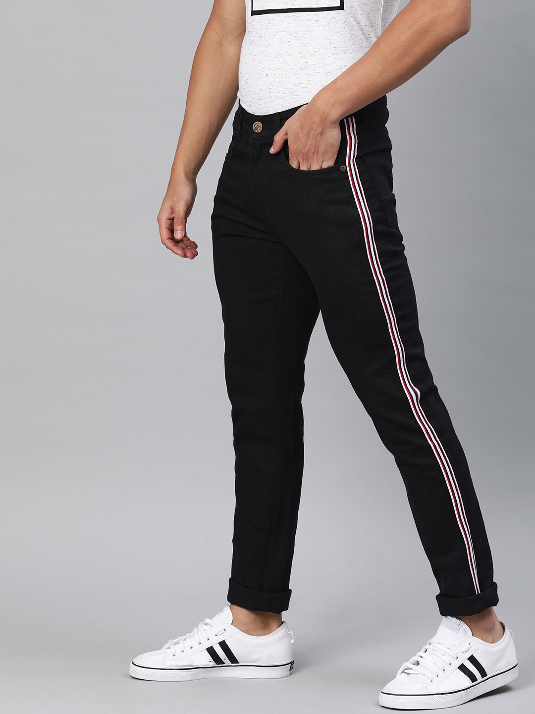 Urbano Fashion Men Black Slim Fit Mid-Rise Clean Look Stretchable Jeans With Side Stripes
Urbano Fashion Men Black Slim Fit Mid-Rise Clean Look Stretchable Jeans With Side Stripes