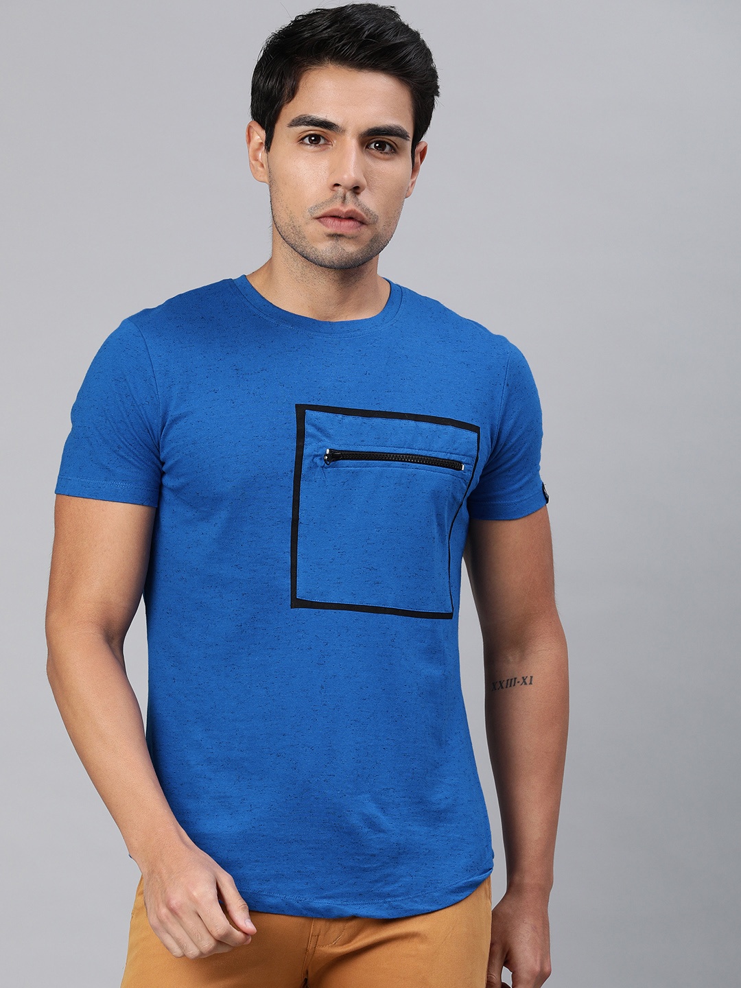 Urbano Fashion Men Blue Printed Slim Fit Round Neck Pure Cotton T-shirt With Pocket Detailing
Urbano Fashion Men Blue Printed Slim Fit Round Neck Pure Cotton T-shirt With Pocket Detailing