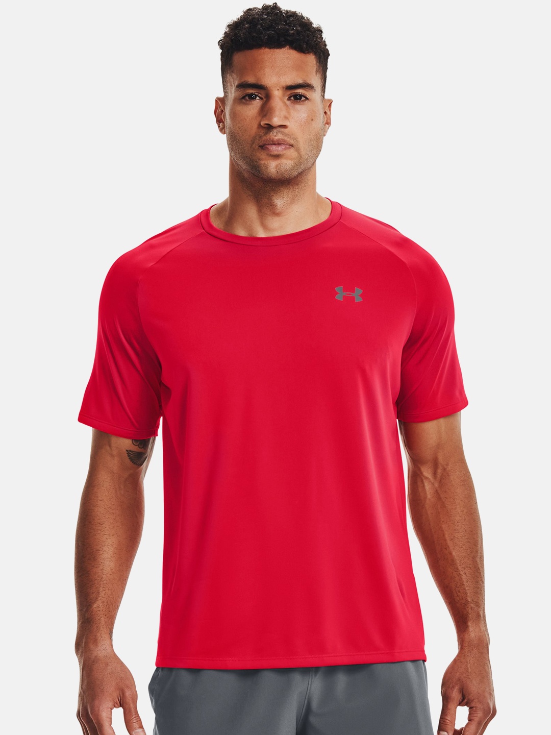 UNDER ARMOUR Men Red Tech 2.0 Solid Sports T-shirt