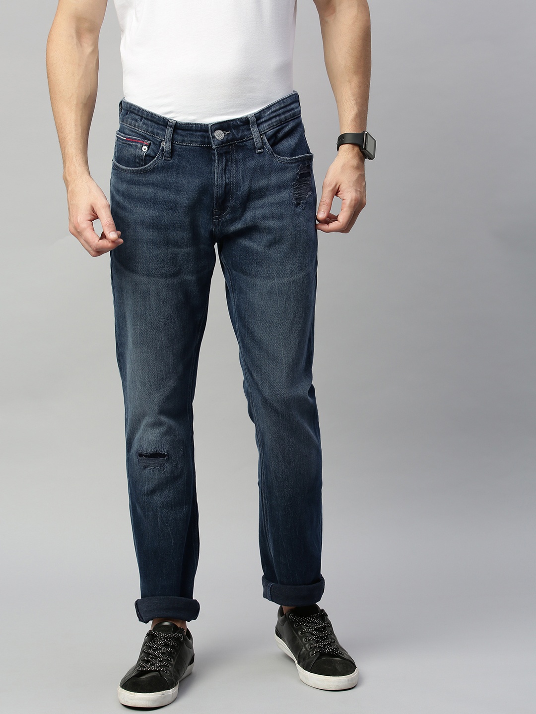 Tommy Hilfiger Men Blue Scanton Slim Fit Mid-Rise Mildly Distressed Stretchable Jeans
Tommy Hilfiger Men Blue Scanton Slim Fit Mid-Rise Mildly Distressed Stretchable Jeans