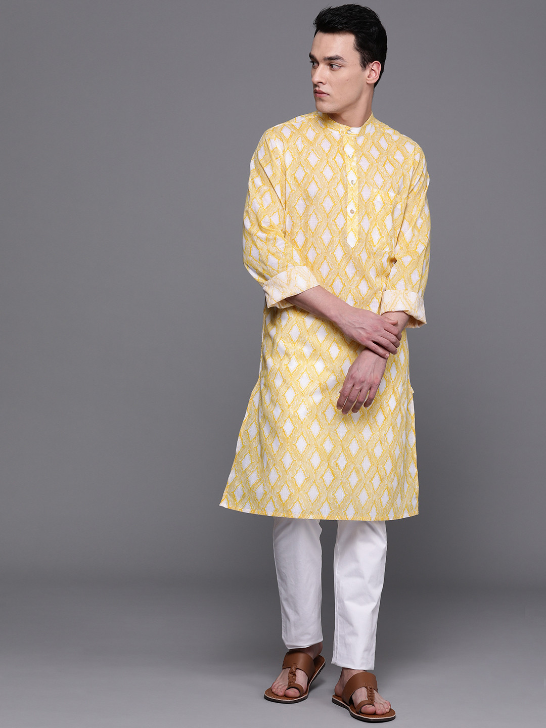 Fabindia Men Yellow & White Slim Fit Handblock Print Straight Kurta
Fabindia Men Yellow & White Slim Fit Handblock Print Straight Kurta