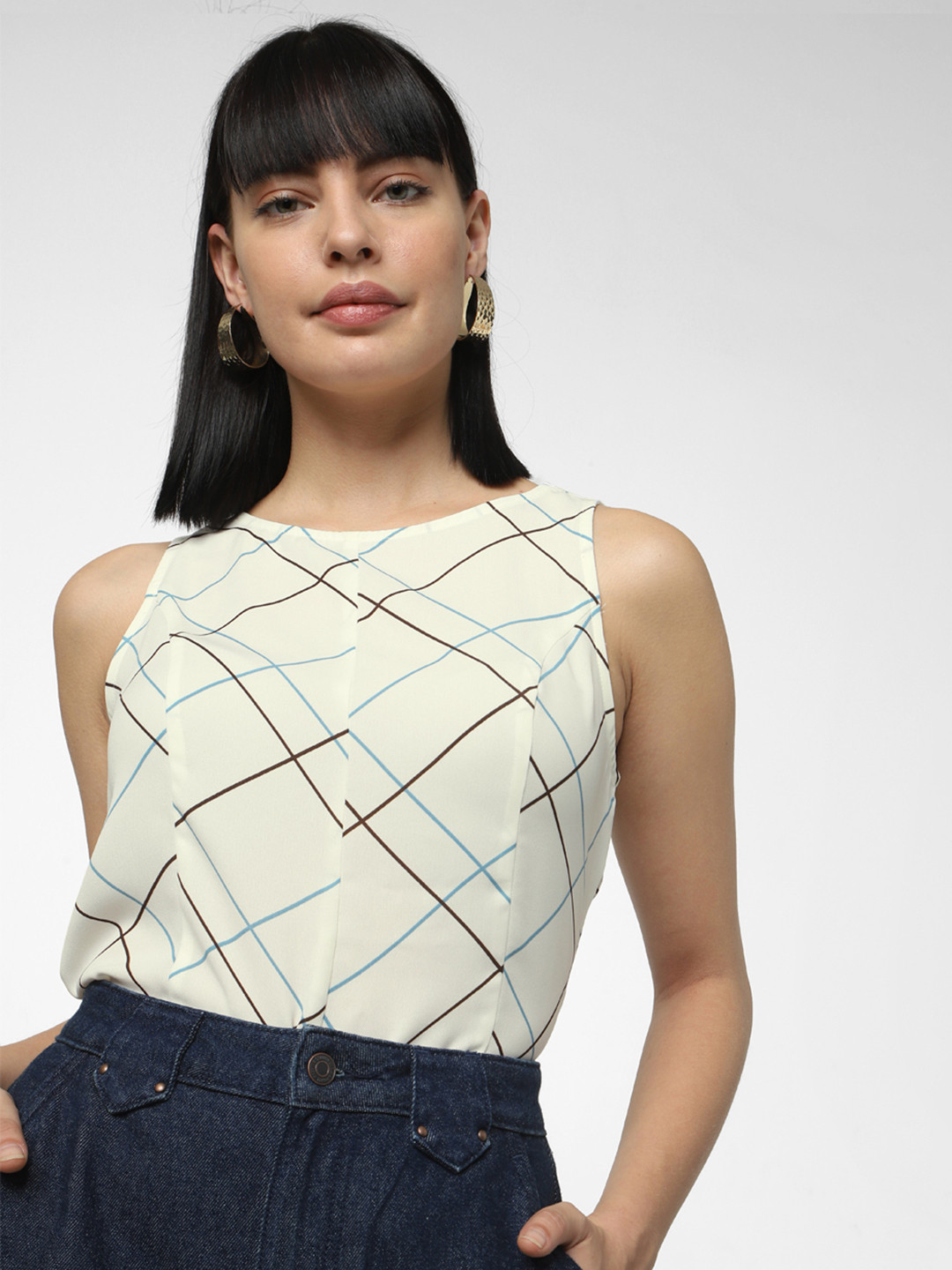 Vero Moda Women White Printed A-Line Top
Vero Moda Women White Printed A-Line Top
