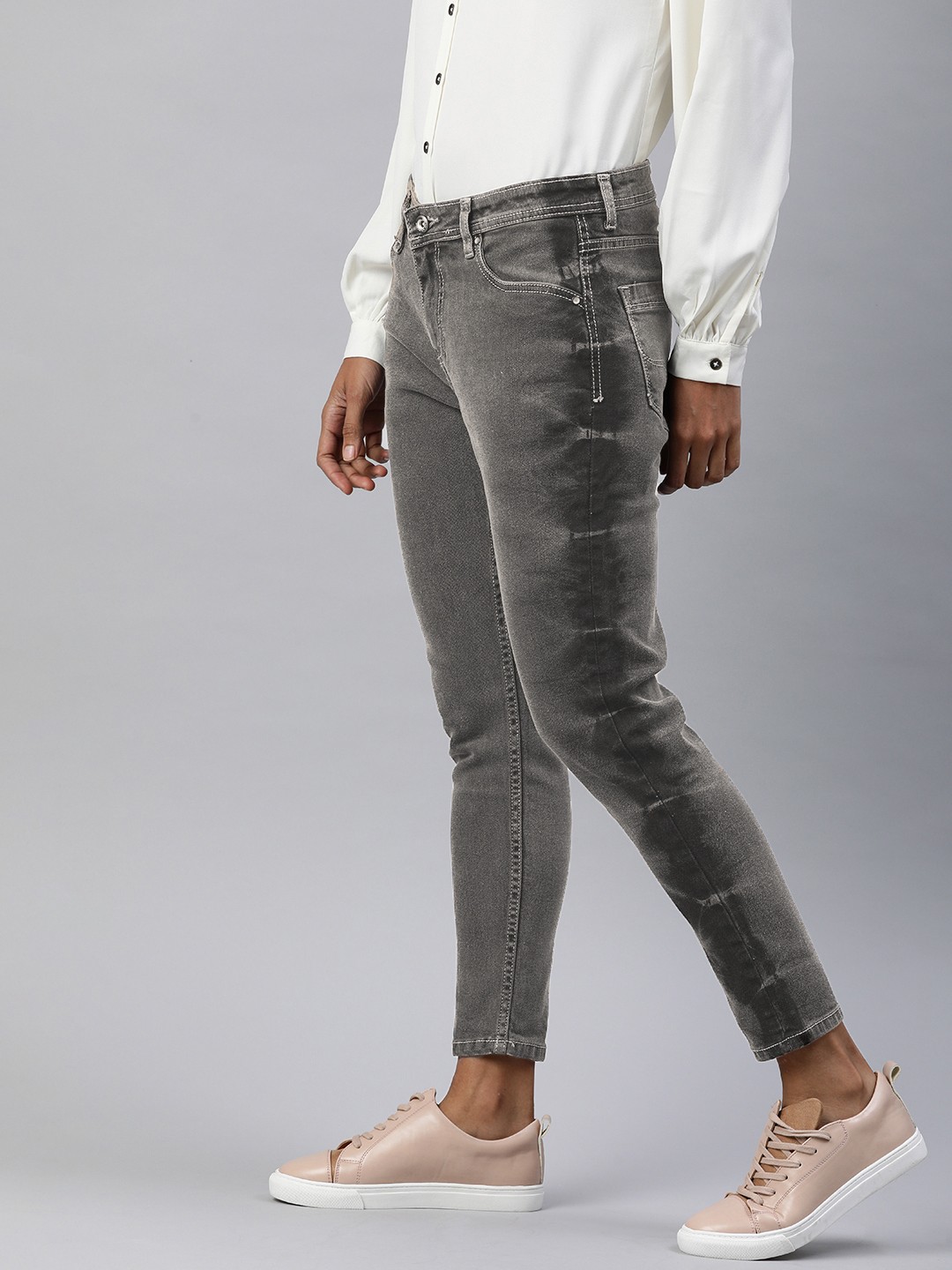 Roadster Women Grey Skinny Fit Mid-Rise Clean Look Stretchable Jeans With Side Dyed Effect
Roadster Women Grey Skinny Fit Mid-Rise Clean Look Stretchable Jeans With Side Dyed Effect