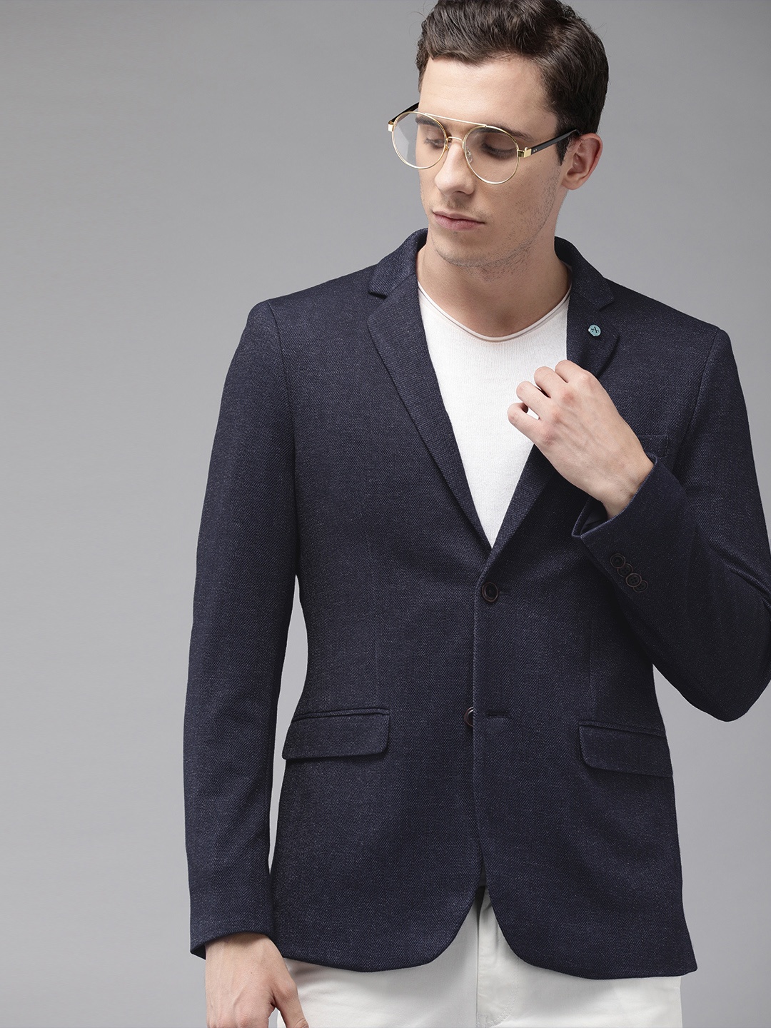 Arrow New York Men Navy Blue Zero Calorie Fit Solid Single-Breasted Smart Casual Blazer
Arrow New York Men Navy Blue Zero Calorie Fit Solid Single-Breasted Smart Casual Blazer