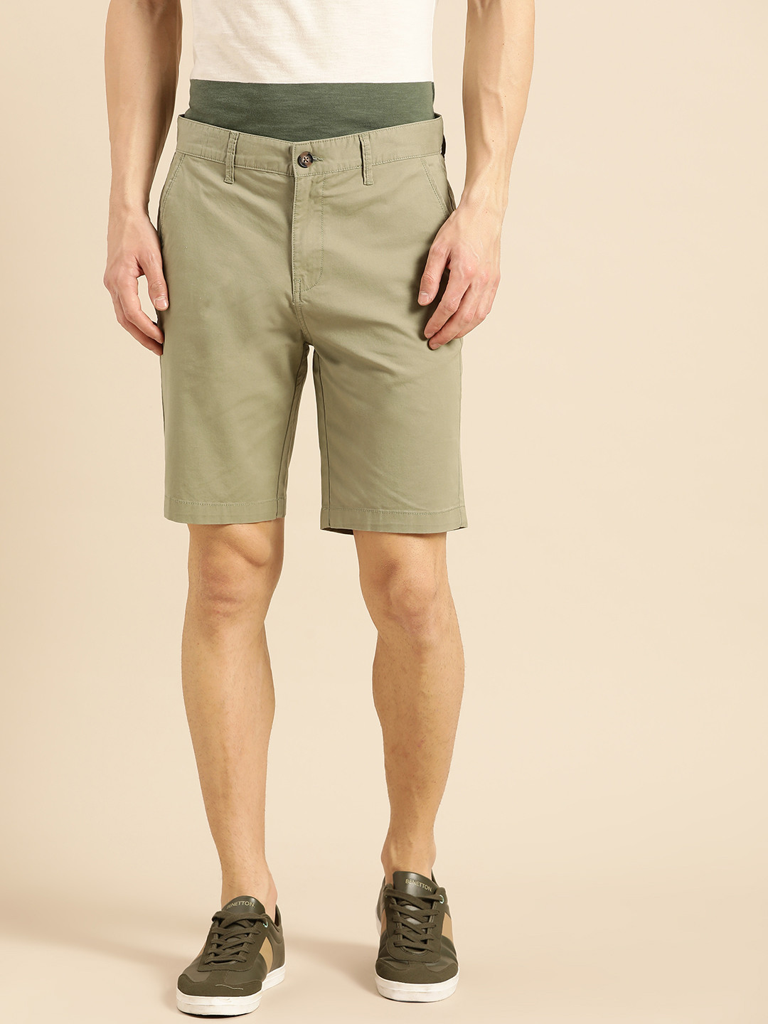 United Colors of Benetton Men Olive Green Solid Twill Weave Slim Fit Chinos Shorts
United Colors of Benetton Men Olive Green Solid Twill Weave Slim Fit Chinos Shorts
