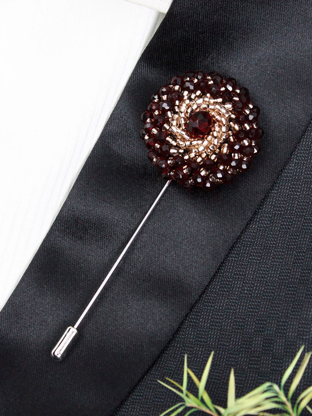 PELUCHE Unisex Maroon & Gold-Toned Crystal Beaded Spiral Flower Lapel Pin
PELUCHE Unisex Maroon & Gold-Toned Crystal Beaded Spiral Flower Lapel Pin
