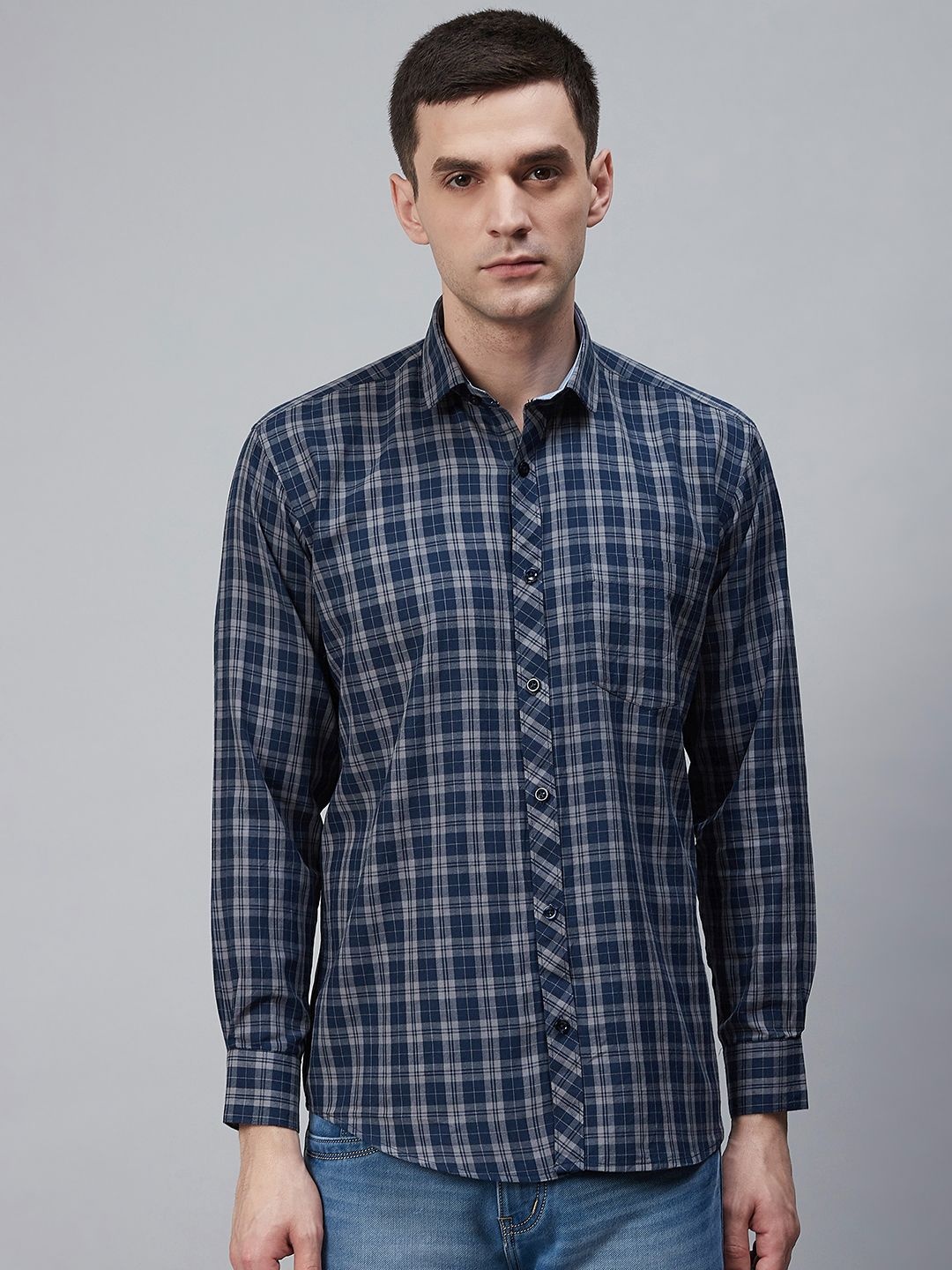 Shaftesbury London Men Navy Blue & Grey Enzyme-Washed Eco-Friendly Smart Fit Checked Shirt
Shaftesbury London Men Navy Blue & Grey Enzyme-Washed Eco-Friendly Smart Fit Checked Shirt