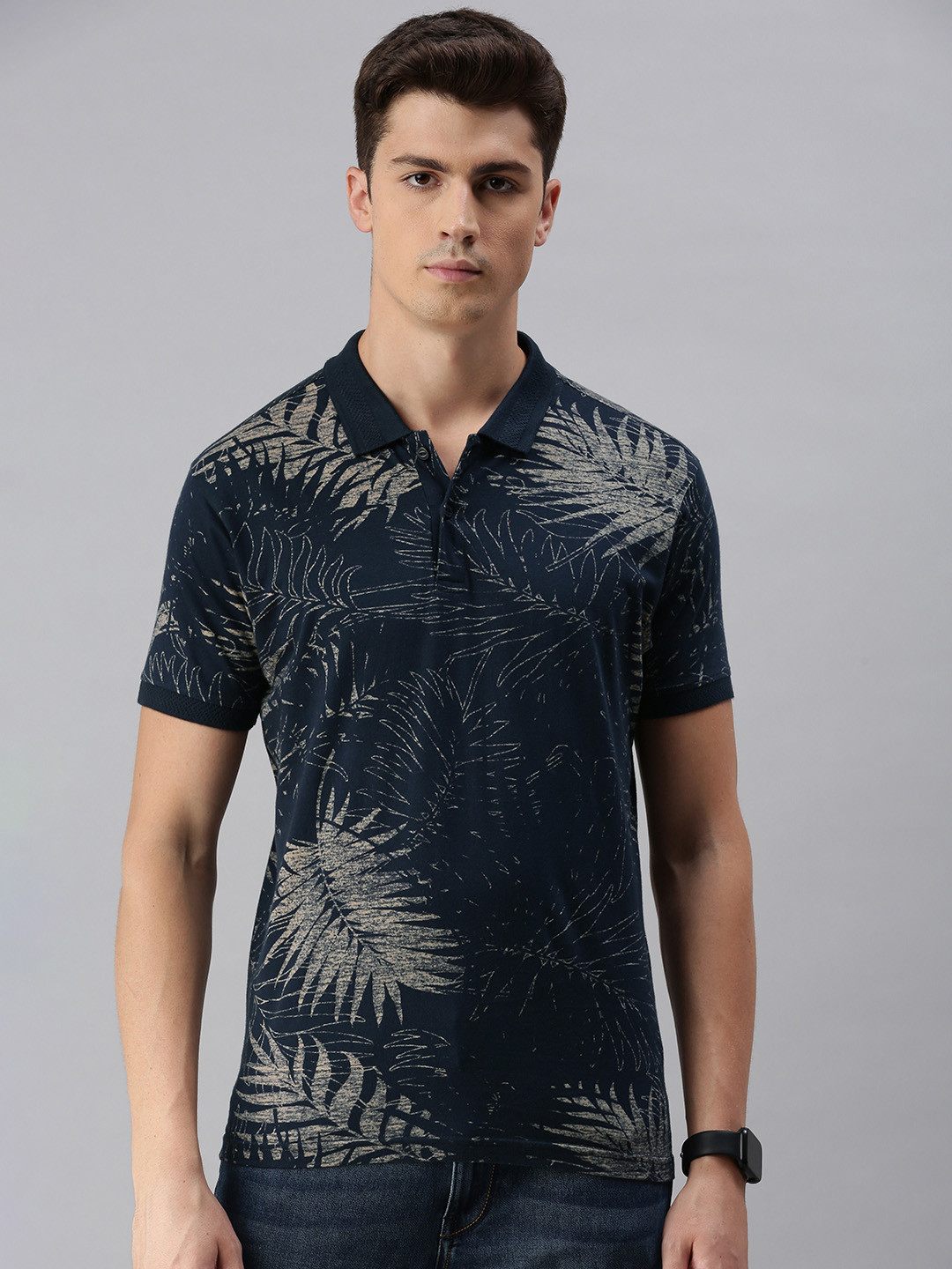 BEAT LONDON by PEPE JEANS Men Navy Blue Printed Polo Collar Pure Cotton T-shirt
BEAT LONDON by PEPE JEANS Men Navy Blue Printed Polo Collar Pure Cotton T-shirt