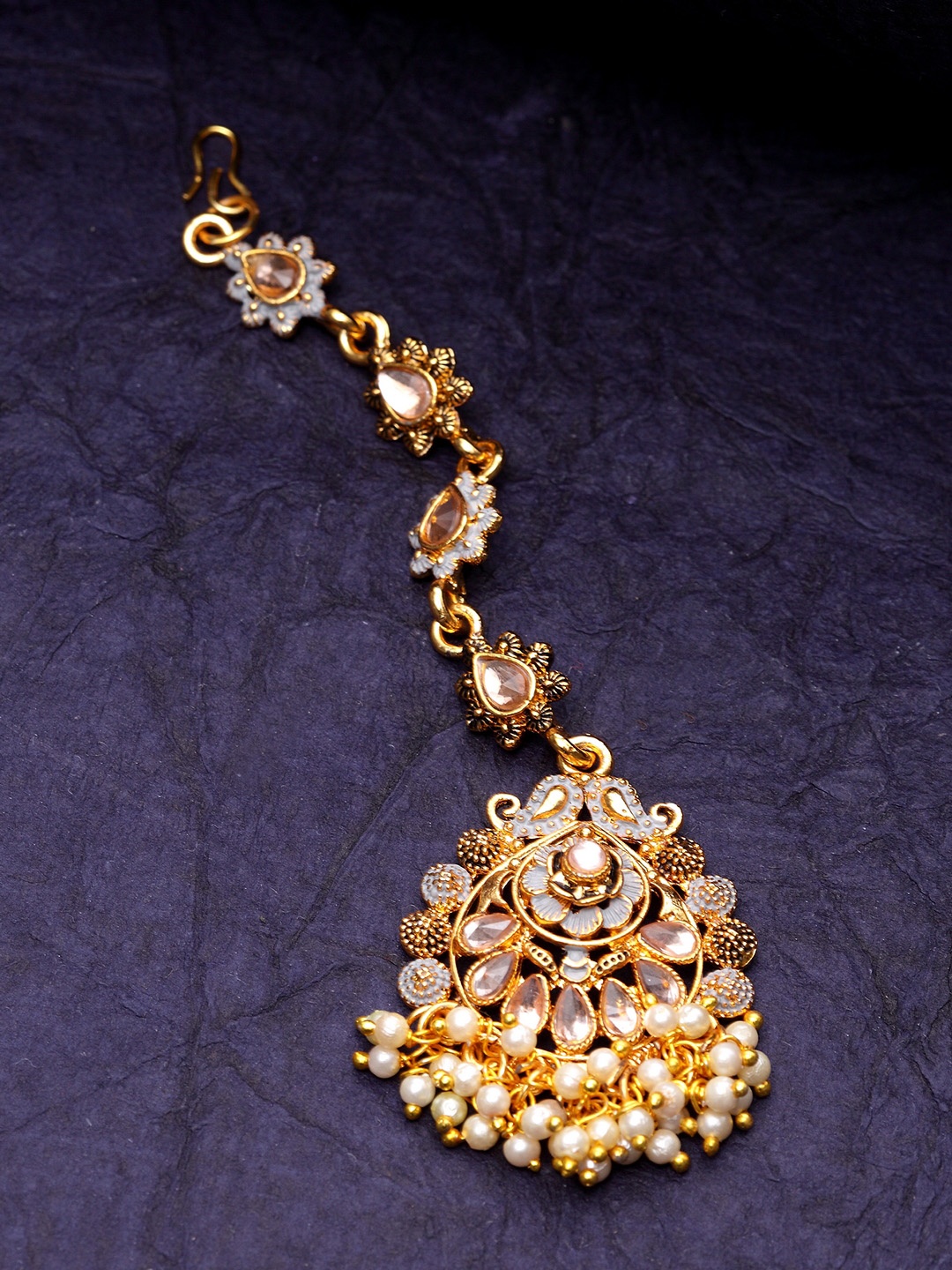 ANIKAS CREATION Gold-Plated Grey & Beige Kundan & Pearl Hand-Painted Ganthan Enamelled Maang Tikka
ANIKAS CREATION Gold-Plated Grey & Beige Kundan & Pearl Hand-Painted Ganthan Enamelled Maang Tikka