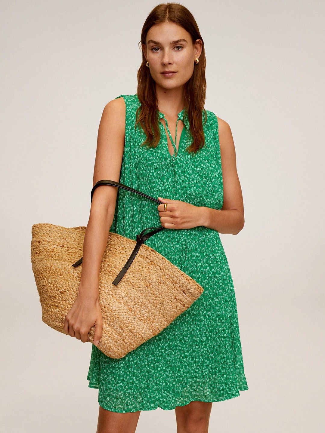 MANGO Women Green & White Floral Print Pleated Shift Sustainable Dress