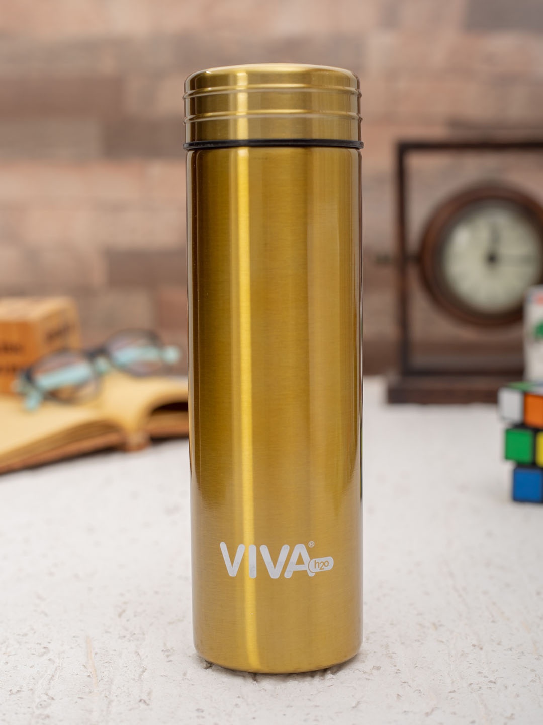 VIVA h2o Unisex Gold-Toned Solid Double Wall Stainless Steel Vaccum Insulated Water Bottle
VIVA h2o Unisex Gold-Toned Solid Double Wall Stainless Steel Vaccum Insulated Water Bottle