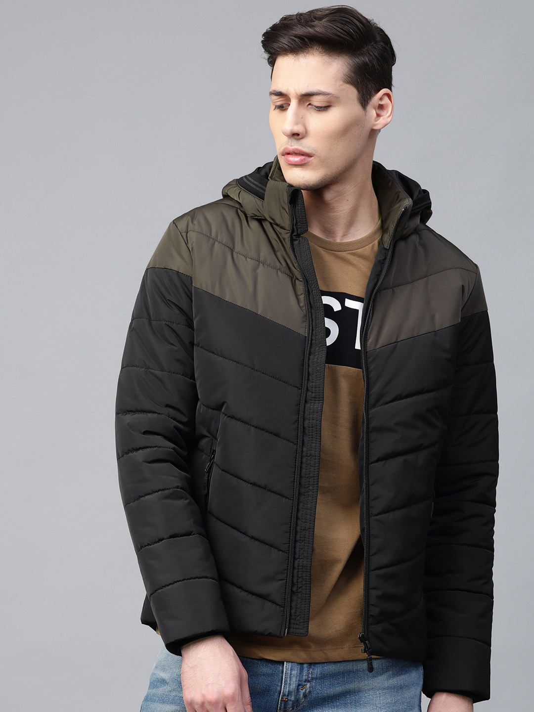 Roadster Men Black & Charcoal Grey Colourblocked Padded Jacket with Detachable Hood
Roadster Men Black & Charcoal Grey Colourblocked Padded Jacket with Detachable Hood
