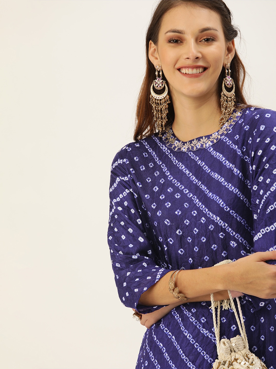 House of Pataudi Women Blue & White Bandhani Printed Straight Kurta With Crushed Effect
House of Pataudi Women Blue & White Bandhani Printed Straight Kurta With Crushed Effect