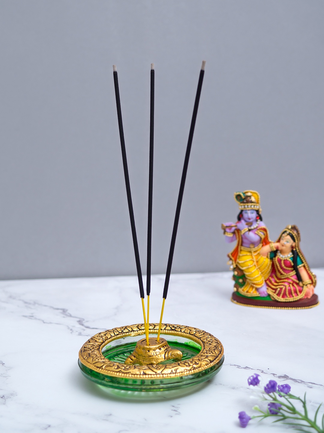Golden Peacock Gold-Toned & Green Handcrafted Round Tortoise Glass Incense Stick Holder
Golden Peacock Gold-Toned & Green Handcrafted Round Tortoise Glass Incense Stick Holder