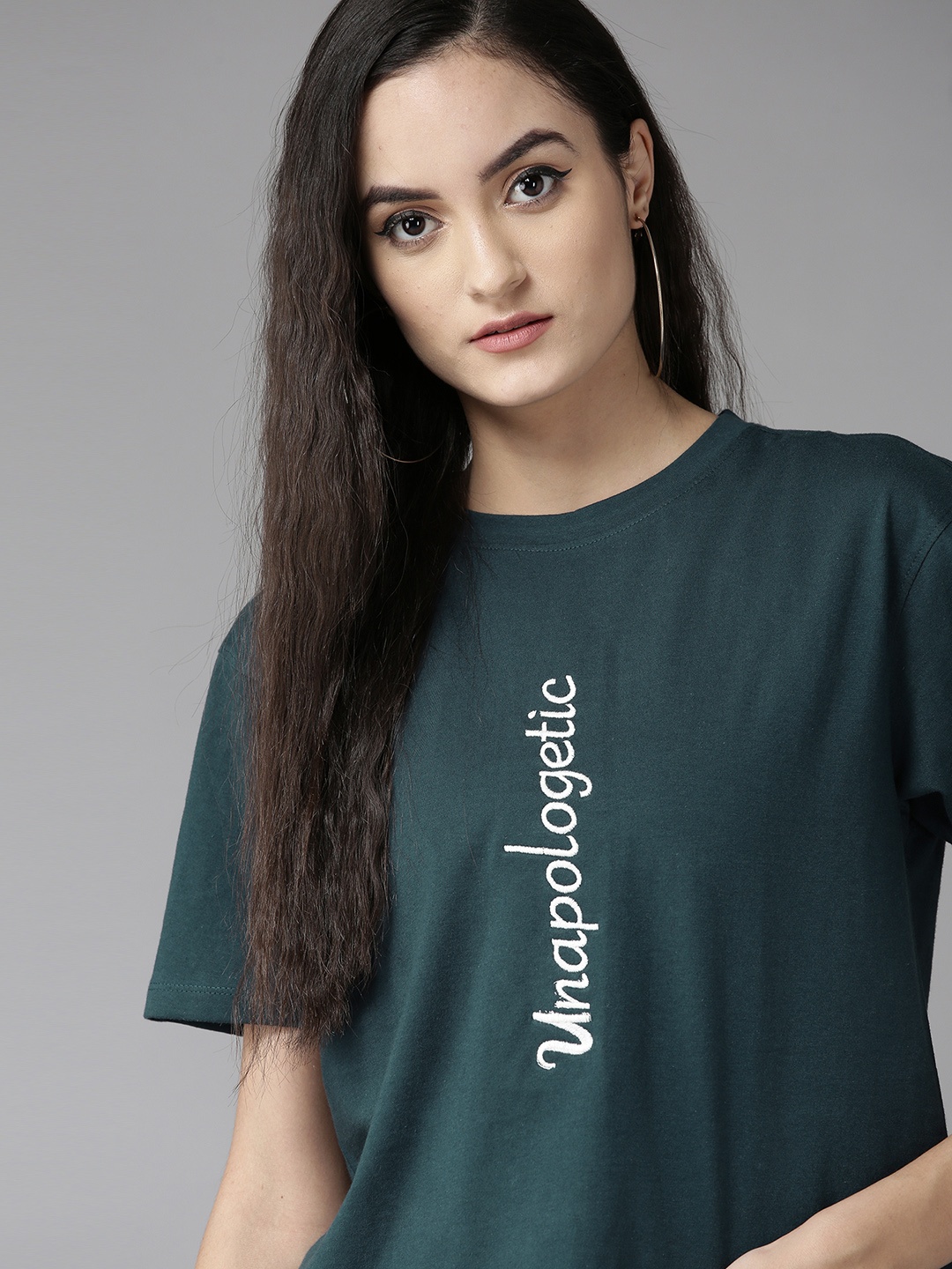 Roadster Women Green Solid Round Neck Relaxed Fit Cropped T-shirt With Embroidered Detail
Roadster Women Green Solid Round Neck Relaxed Fit Cropped T-shirt With Embroidered Detail