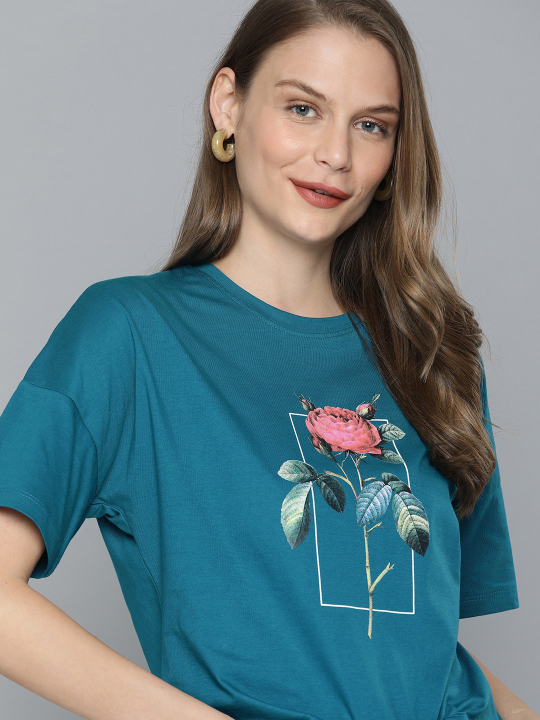 Mast Harbour Women Blue Printed Round Neck Crop Pure Cotton T-shirt With Drop-Shoulder Sleeves
Mast Harbour Women Blue Printed Round Neck Crop Pure Cotton T-shirt With Drop-Shoulder Sleeves