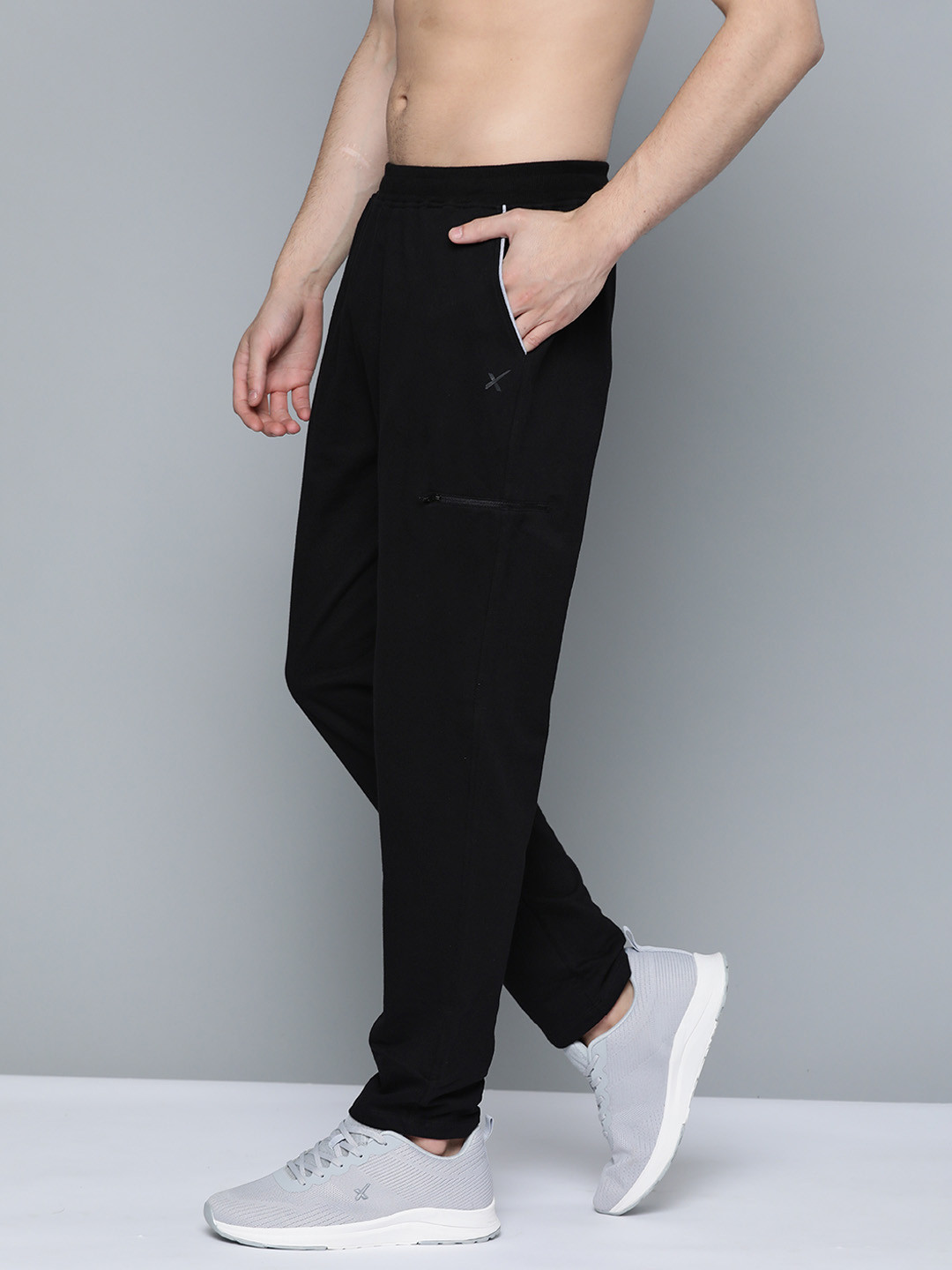 HRX by Hrithik Roshan Men Jet Black Regular Bio-Wash Antimicrobial Lifestyle Track Pants 
HRX by Hrithik Roshan Men Jet Black Regular Bio-Wash Antimicrobial Lifestyle Track Pants
