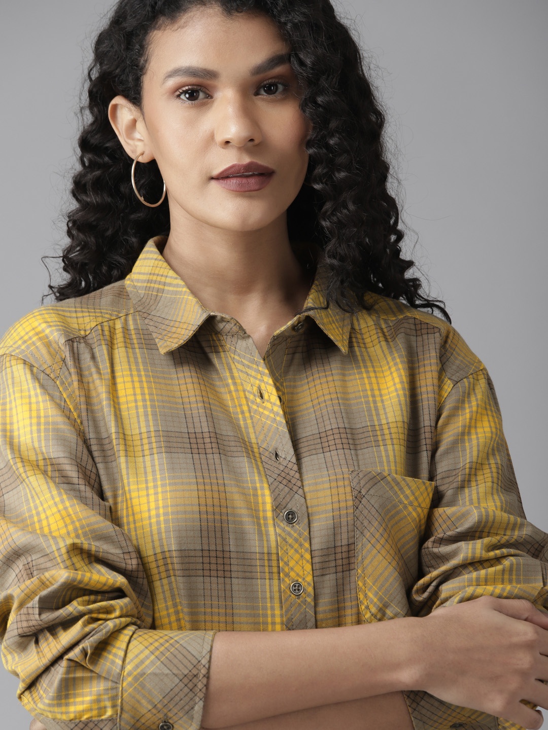 Roadster Women Mustard Yellow & Charcoal Grey Regular Fit Checked High-Low Casual Shirt
Roadster Women Mustard Yellow & Charcoal Grey Regular Fit Checked High-Low Casual Shirt