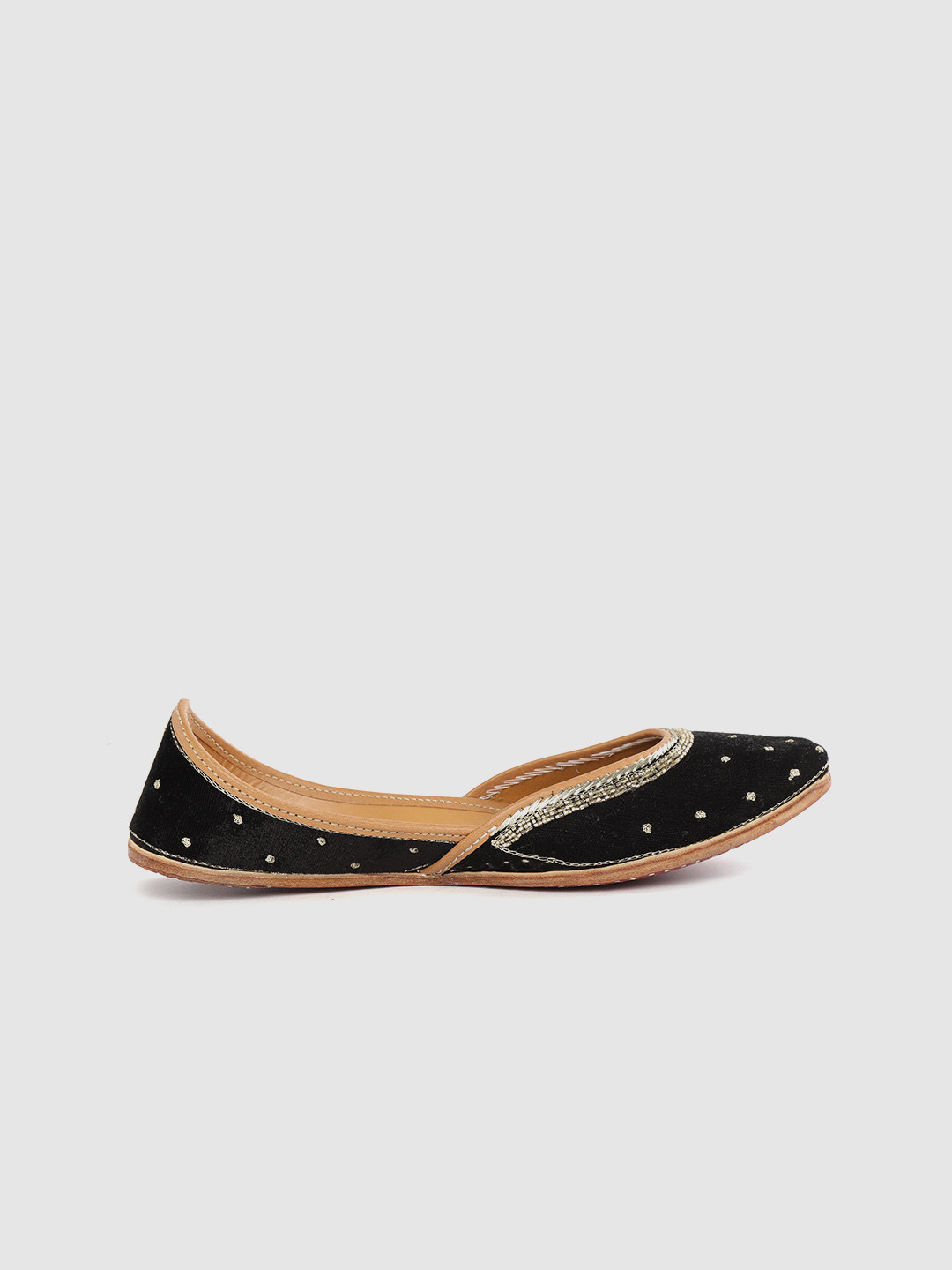 House of Pataudi Women Black & Gold-Toned Embellished & Embroidered Handcrafted Mojaris
House of Pataudi Women Black & Gold-Toned Embellished & Embroidered Handcrafted Mojaris