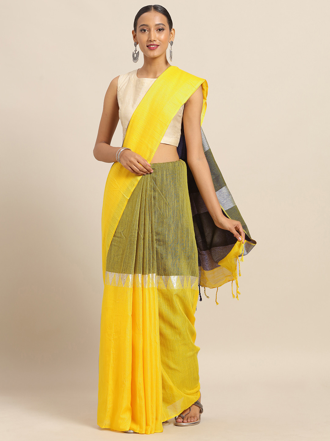 VASTRANAND Yellow & Green Linen Blend Colourblocked Banarasi Saree
VASTRANAND Yellow & Green Linen Blend Colourblocked Banarasi Saree