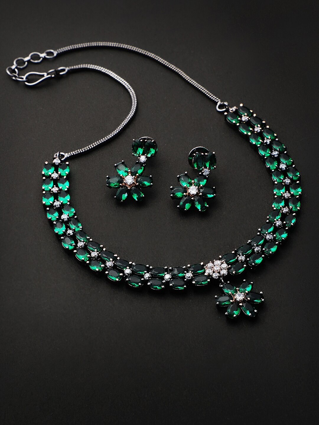 Adwitiya Collection Gold-Plated Green Stone-Studded Handcrafted Jewellery Set, Silver
Adwitiya Collection Gold-Plated Green Stone-Studded Handcrafted Jewellery Set, Silver