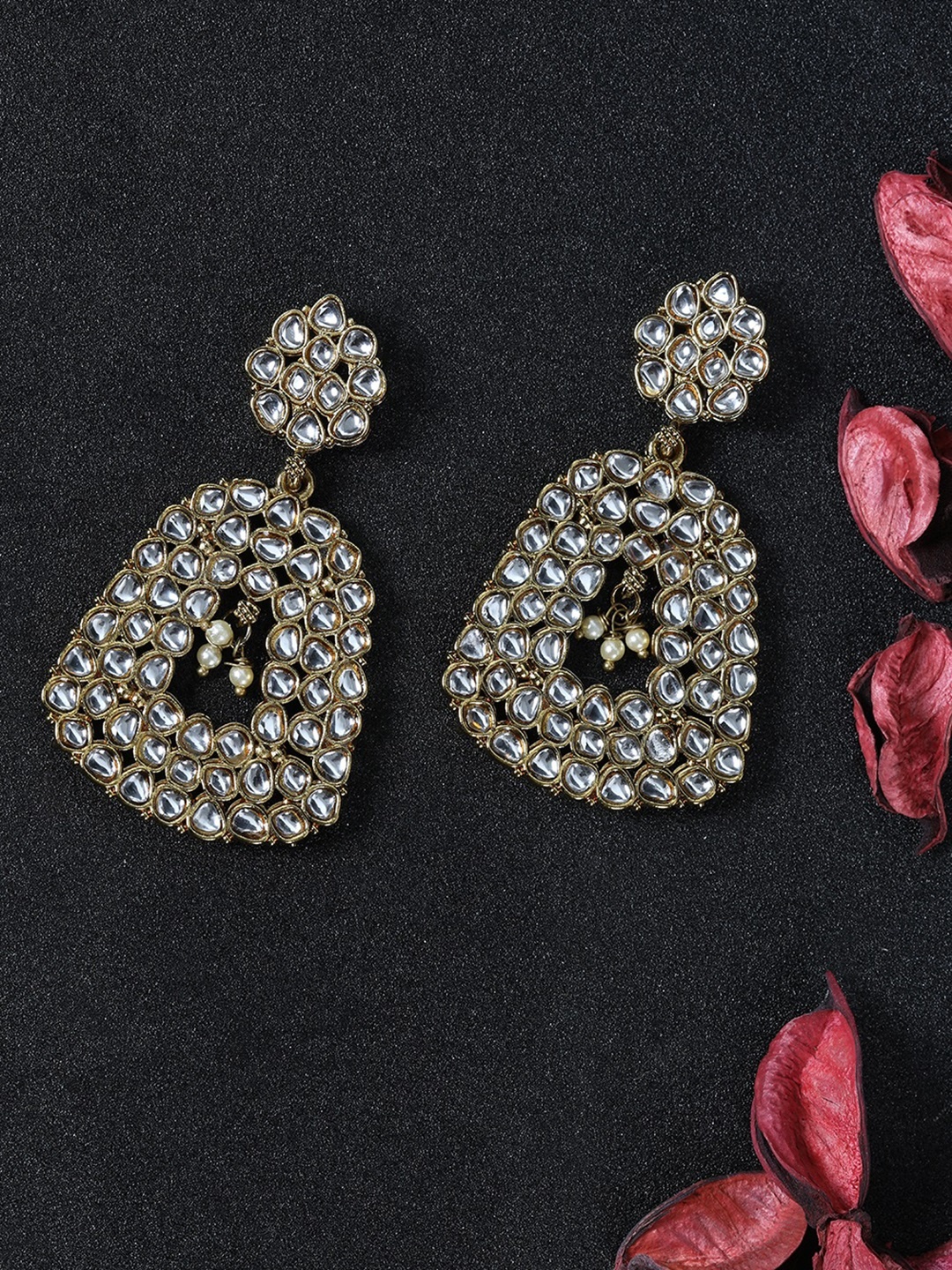 Priyaasi Off-White Gold-Plated Kundan-Studded & Beaded Handcrafted Classic Drop Earrings
Priyaasi Off-White Gold-Plated Kundan-Studded & Beaded Handcrafted Classic Drop Earrings