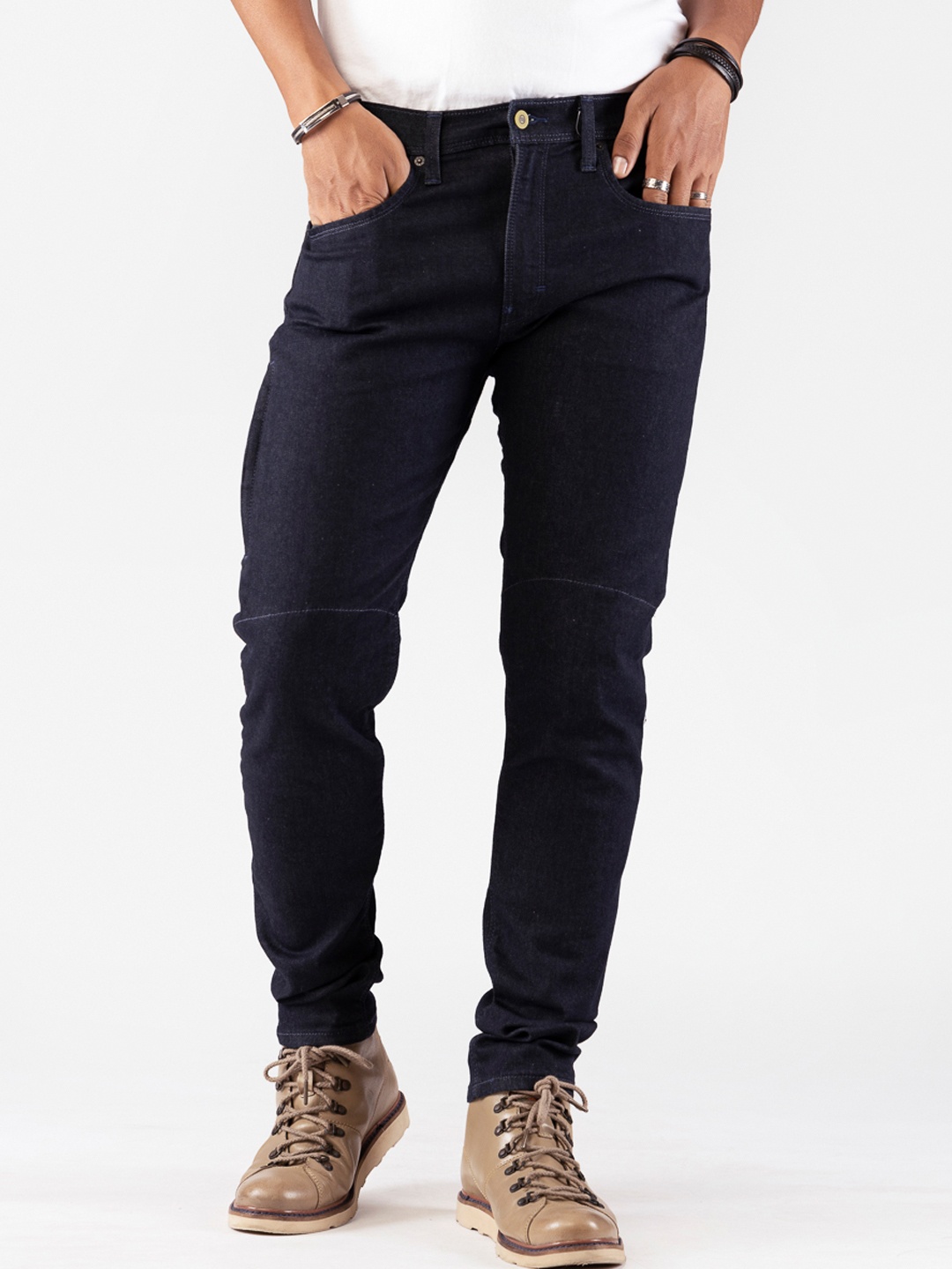 Levis x Royal Enfield Men Blue 512 Slim Tapered Fit Mid-Rise Clean Look Stretchable Jeans
Levis x Royal Enfield Men Blue 512 Slim Tapered Fit Mid-Rise Clean Look Stretchable Jeans