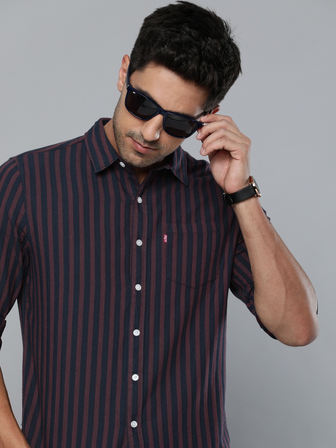 Levis Men Navy Blue & Maroon Slim Fit Striped Pure Cotton Casual Shirt