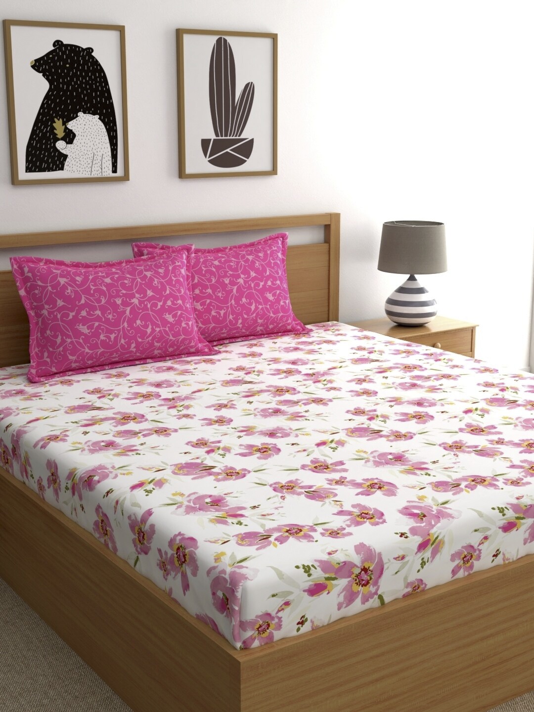 Home Ecstasy Pink & White Floral 140 TC Cotton 1 Queen Bedsheet with 2 Pillow Covers
Home Ecstasy Pink & White Floral 140 TC Cotton 1 Queen Bedsheet with 2 Pillow Covers