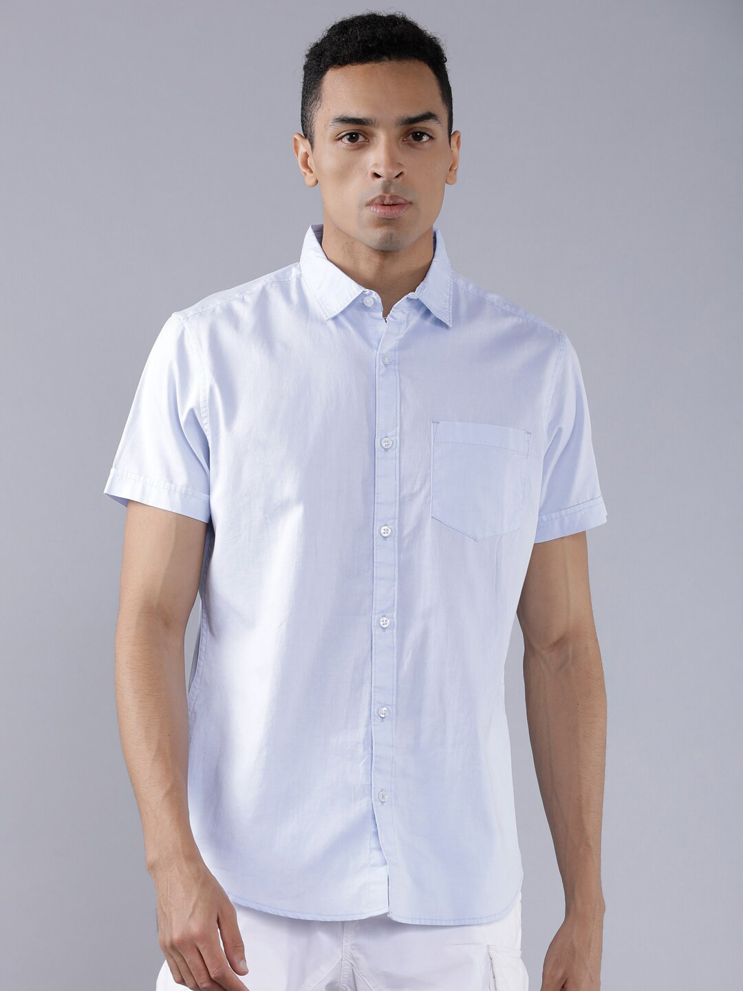 HIGHLANDER Men Blue Slim Fit Solid Casual Shirt 
HIGHLANDER Men Blue Slim Fit Solid Casual Shirt