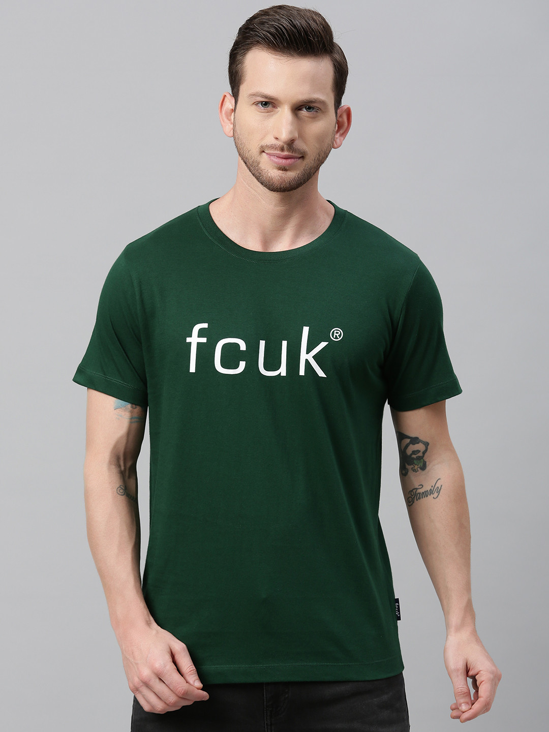 French Connection Men Green Printed Slim Fit Round Neck Pure Cotton T-shirt
French Connection Men Green Printed Slim Fit Round Neck Pure Cotton T-shirt