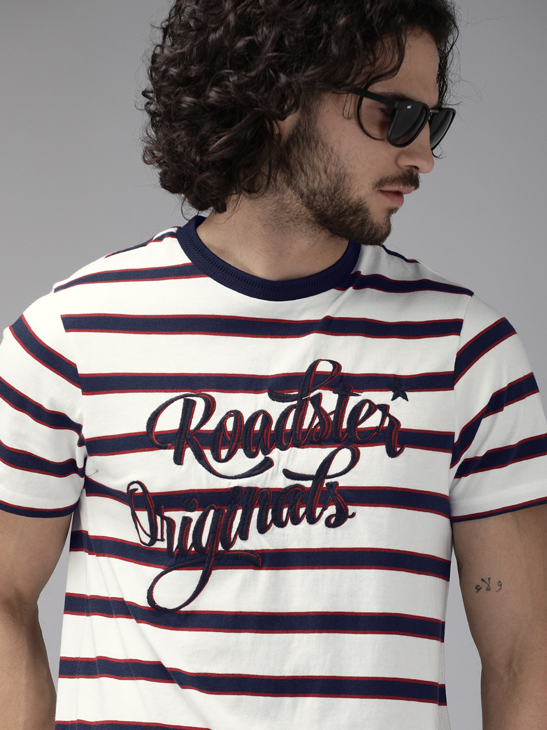 Roadster Men White Striped Round Neck Pure Cotton T-shirt with Embroidery Detail
Roadster Men White Striped Round Neck Pure Cotton T-shirt with Embroidery Detail