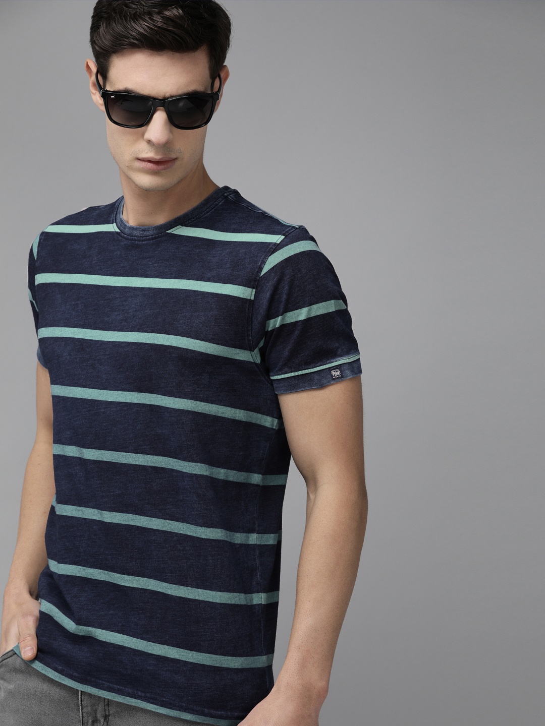 Pepe Jeans Men Navy Sea Green Pure Cotton Striped Round Neck Pure Cotton T-shirt, Navy blue
Pepe Jeans Men Navy Sea Green Pure Cotton Striped Round Neck Pure Cotton T-shirt, Navy blue