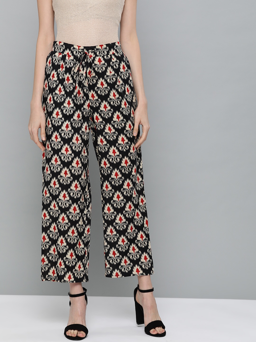 HERE&NOW Women Black & Cream-Coloured Printed Cropped Straight Palazzos