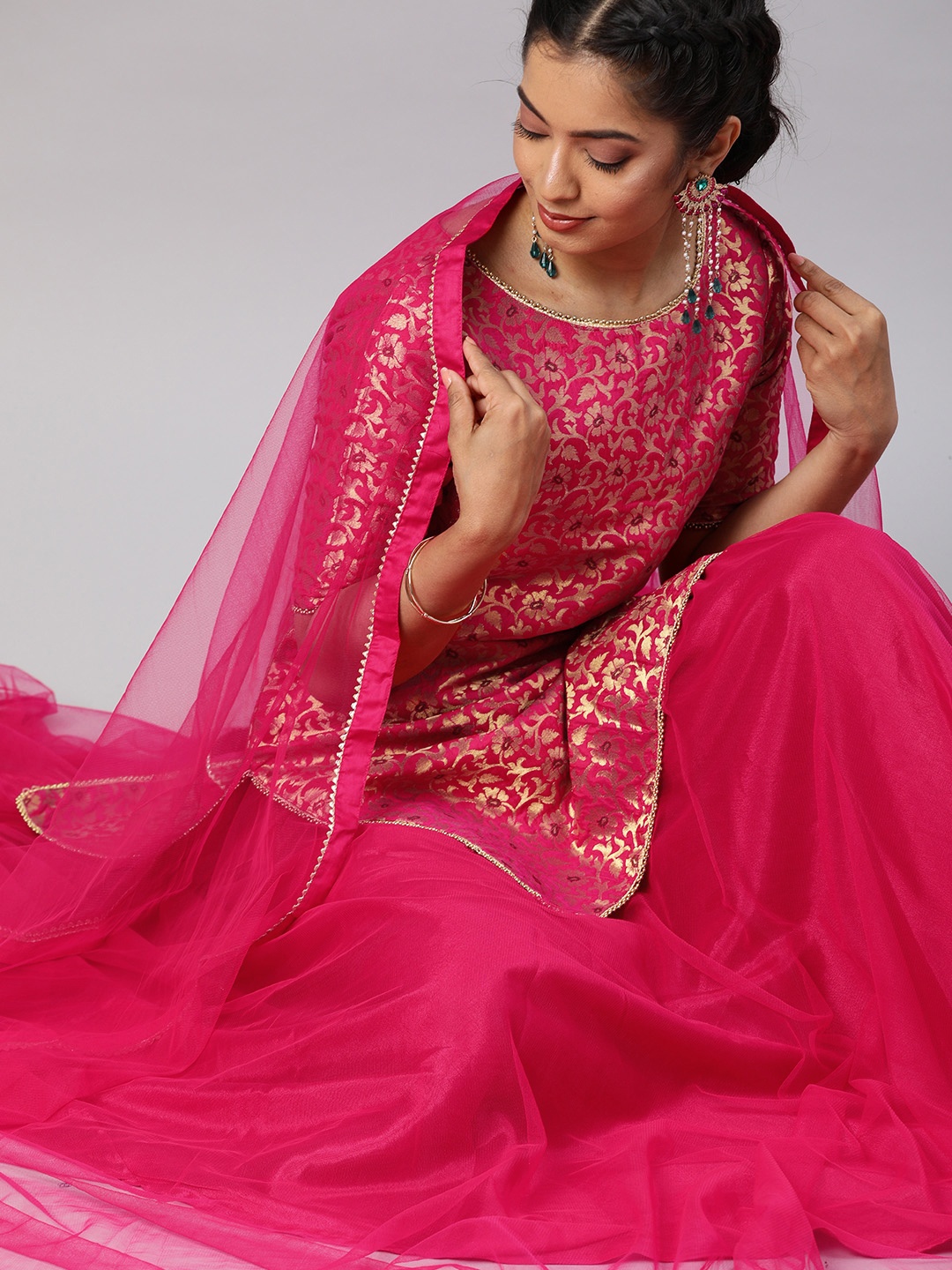 Inddus Magenta Pink & Golden Woven Design Ready to Wear Lehenga & Blouse with Dupatta
Inddus Magenta Pink & Golden Woven Design Ready to Wear Lehenga & Blouse with Dupatta