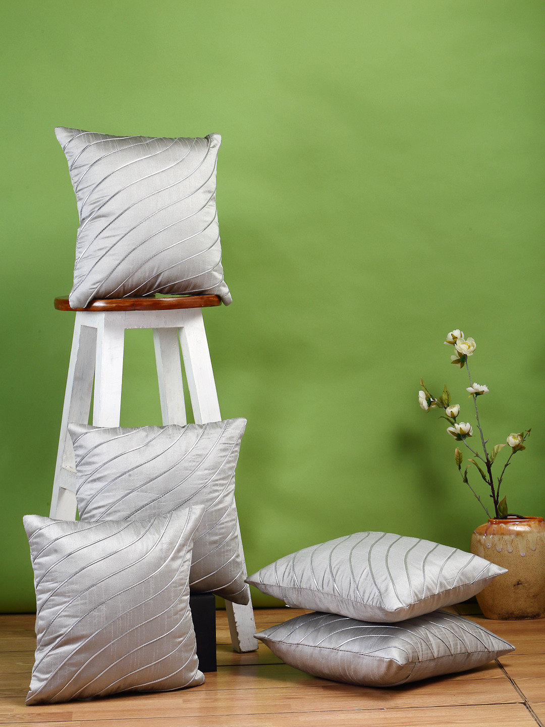 DREAM WEAVERZ Set of 5 Grey & Gold-Coloured Self Design Square Cushion Covers
DREAM WEAVERZ Set of 5 Grey & Gold-Coloured Self Design Square Cushion Covers