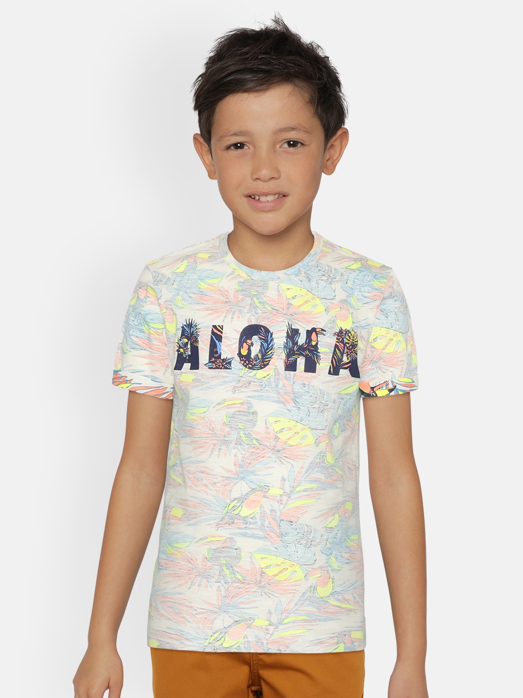 Gini and Jony Boys White Peach-Coloured Tropical Print Round Neck Pure Cotton T-shirt
Gini and Jony Boys White Peach-Coloured Tropical Print Round Neck Pure Cotton T-shirt