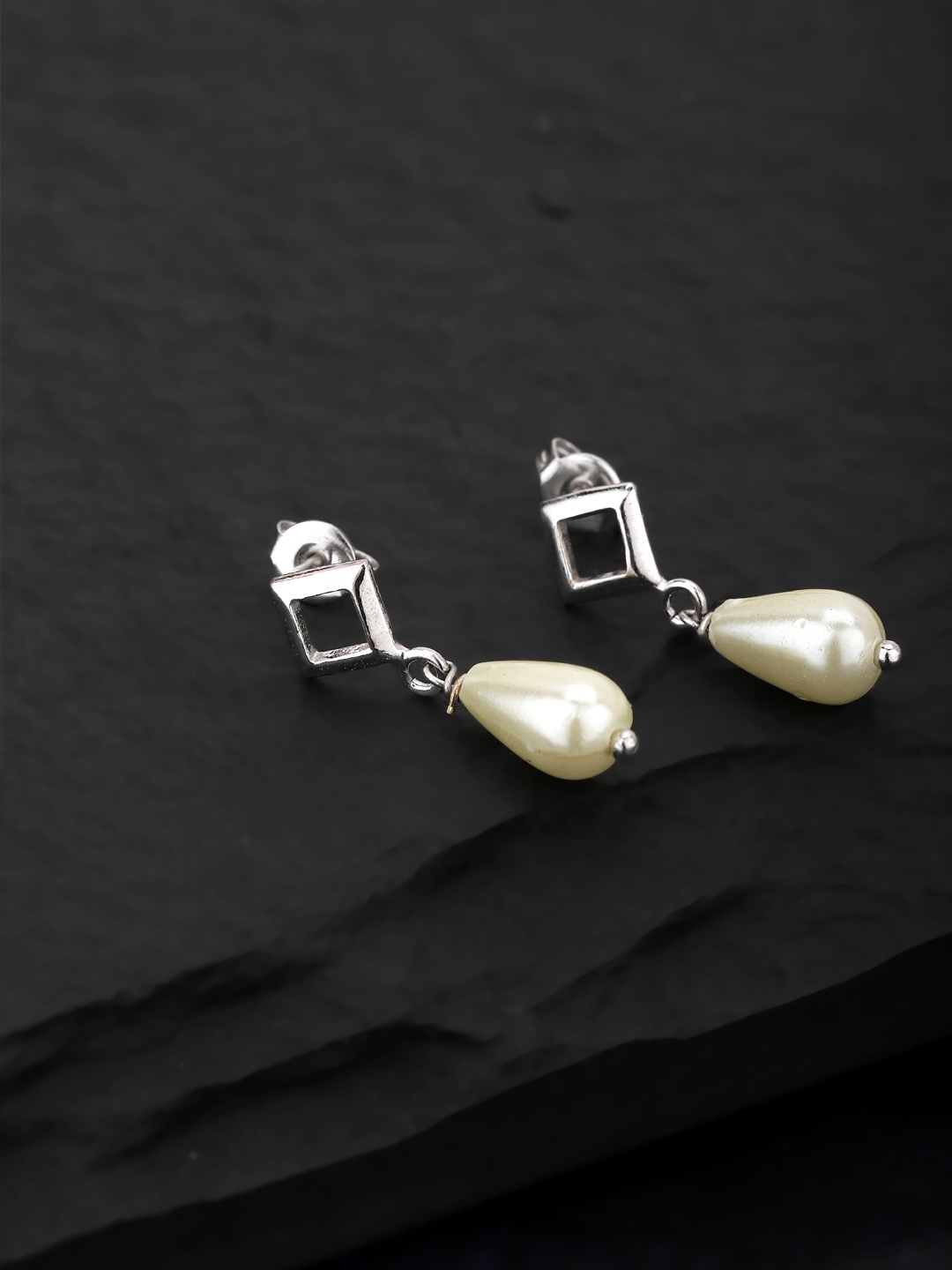 Carlton London Silver-Toned & Off-White Rhodium-Plated Beaded Geometric Drop Earrings
Carlton London Silver-Toned & Off-White Rhodium-Plated Beaded Geometric Drop Earrings