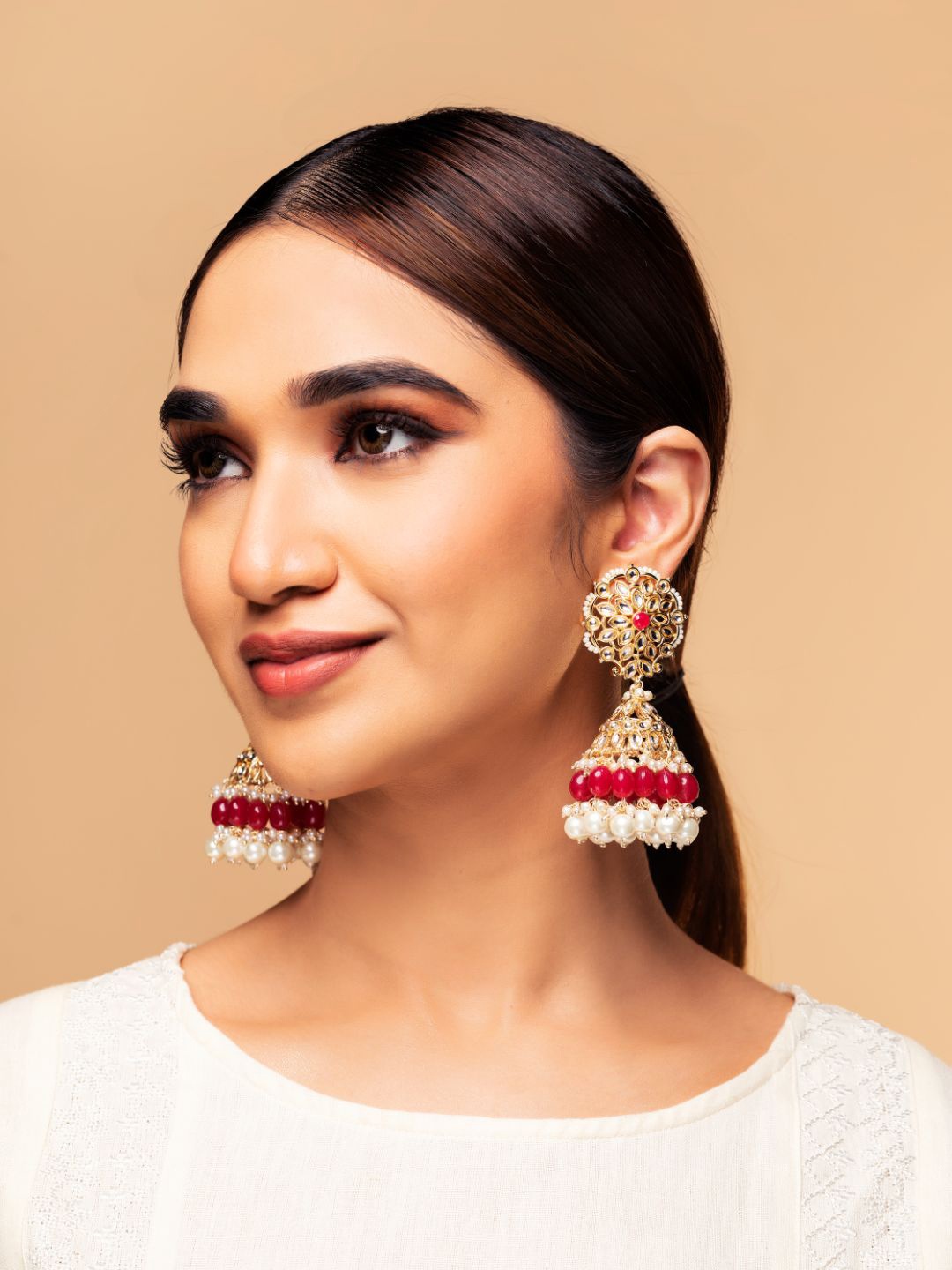 Priyaasi Red & White Gold-Plated Handcrafted Kundan-Studded & Beaded Dome Shaped Jhumkas
Priyaasi Red & White Gold-Plated Handcrafted Kundan-Studded & Beaded Dome Shaped Jhumkas