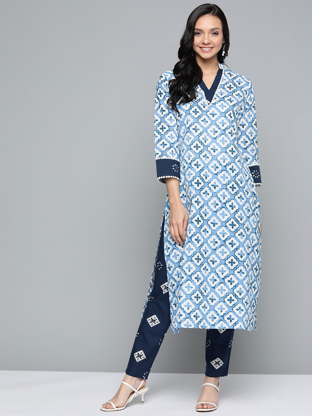 HERE&NOW Women White & Blue Printed Pure Cotton Kurta with Trousers
HERE&NOW Women White & Blue Printed Pure Cotton Kurta with Trousers