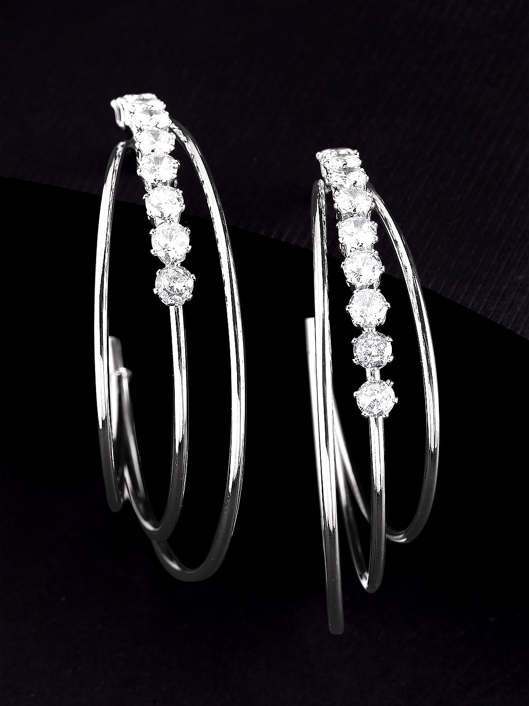 TOKYO TALKIES X rubans FASHION ACCESSORIES Silver-Toned Classic Half Hoop Earrings
TOKYO TALKIES X rubans FASHION ACCESSORIES Silver-Toned Classic Half Hoop Earrings