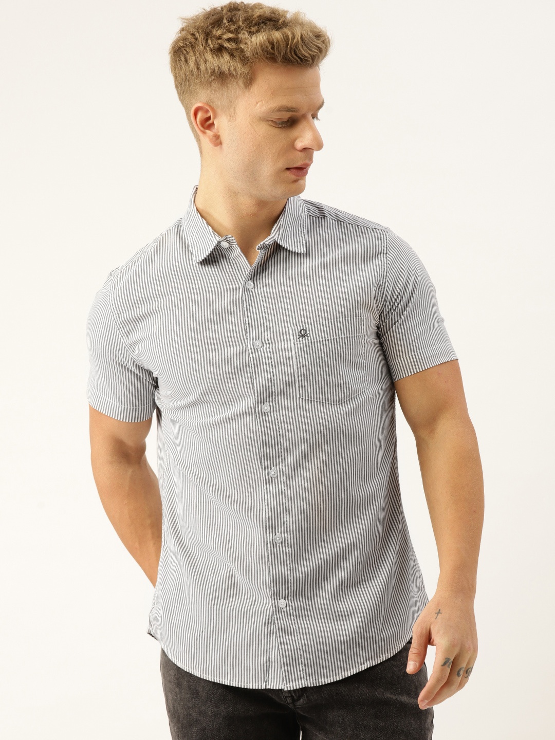 United Colors of Benetton Men White & Black Slim Fit Striped Casual Shirt