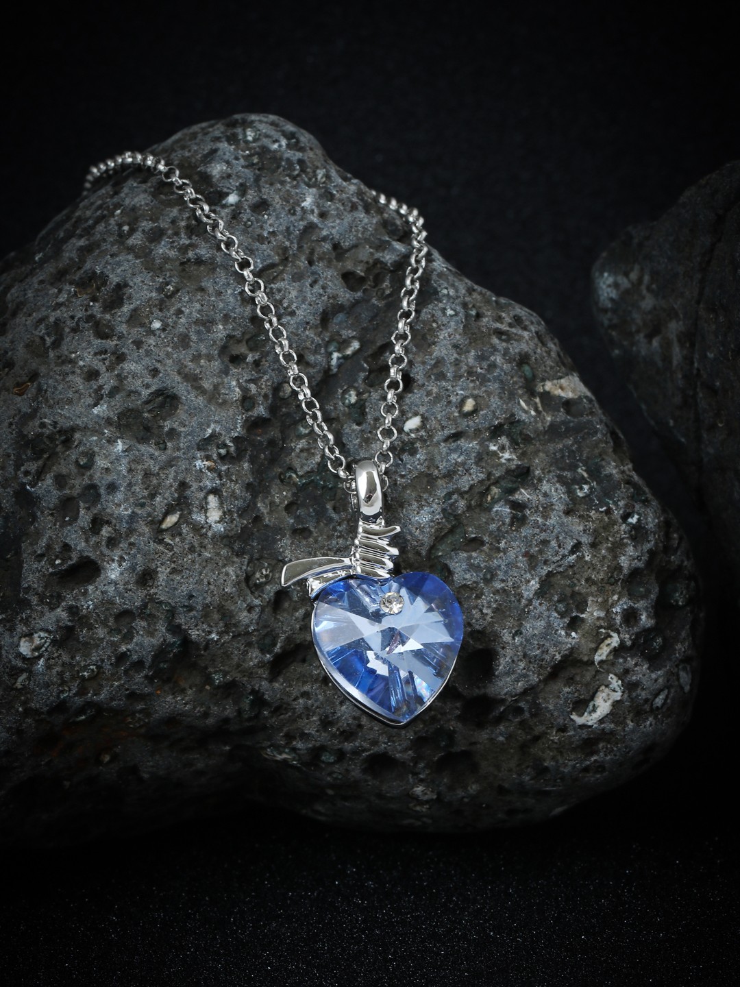 Sukkhi Women Rhodium-Plated Blue Lovely Valentine Heart Crystal Studded Pendant With Chain
Sukkhi Women Rhodium-Plated Blue Lovely Valentine Heart Crystal Studded Pendant With Chain